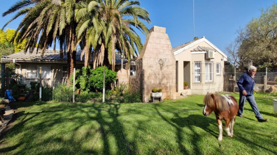 7 Bedroom Property for Sale in Joostenbergvlakte Western Cape